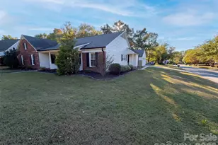 4704 Benridge Ln, Charlotte, NC 28226 - Photo 6