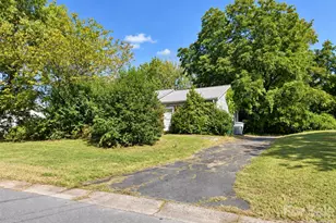 2636 Dalecrest Dr, Charlotte, NC 28269 - Photo 14