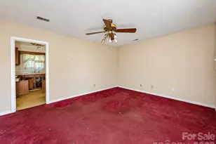 2636 Dalecrest Dr, Charlotte, NC 28269 - Photo 2
