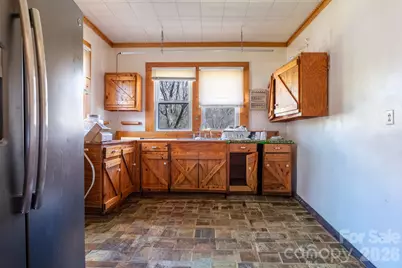 218 W 28th Street, Newton, NC 28658 - Photo 4
