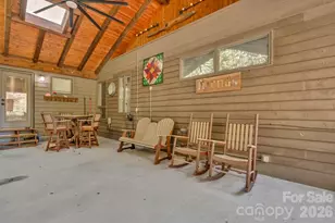 573 Watauga St, Newland, NC 28657 - Photo 8