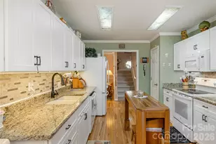1111 Citation Cir, Hendersonville, NC 28739 - Photo 18