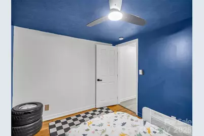 913 Dorothy Street, Hendersonville, NC 28791 - Photo 14