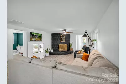 913 Dorothy Street, Hendersonville, NC 28791 - Photo 8