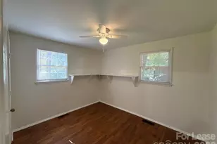 5135 Grapevine Dr, Charlotte, NC 28217 - Photo 10