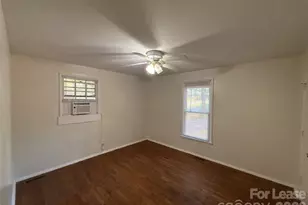 5135 Grapevine Dr, Charlotte, NC 28217 - Photo 8