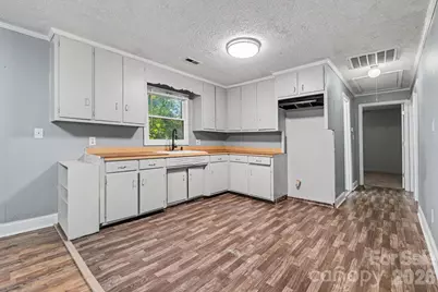 306 Hubbard Street, Lincolnton, NC 28092 - Photo 14
