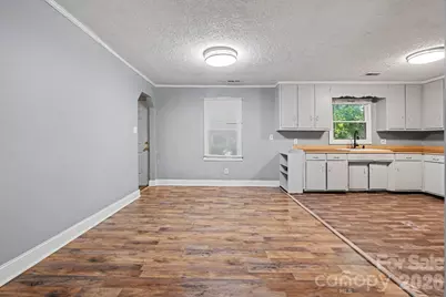 306 Hubbard Street, Lincolnton, NC 28092 - Photo 12