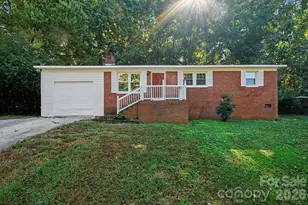306 Hubbard St, Lincolnton, NC 28092 - Photo 1