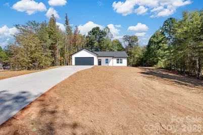 140 Four Andrews Drive, Harmony, NC 28634 - Photo 4