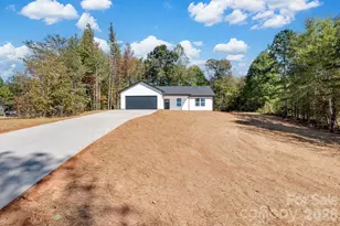 140 4 Andrews Dr, Harmony, NC 28634 - Photo 4