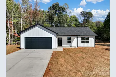 140 Four Andrews Drive, Harmony, NC 28634 - Photo 2