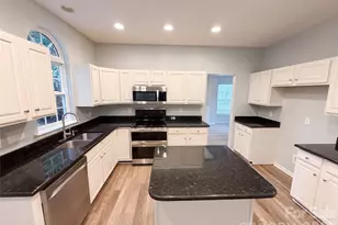 9339 Autumn Applause Dr, Charlotte, NC 28277 - Photo 4
