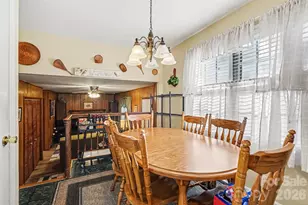 4701 Farm Pond Ln, Charlotte, NC 28212 - Photo 8