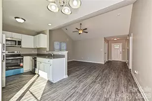 1610 Forest Stream Ct, Charlotte, NC 28213 - Photo 10