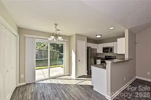 1610 Forest Stream Ct, Charlotte, NC 28213 - Photo 4