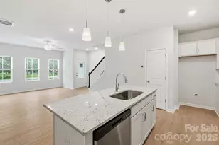 4632 Lakeview Rd, Charlotte, NC 28216 - Photo 4