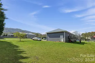 12 Janie Dr, Clyde, NC 28721 - Photo 8