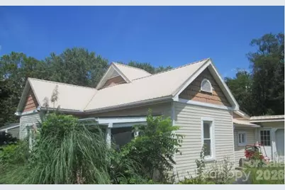63 Goodyear Street, Waynesville, NC 28786 - Photo 2