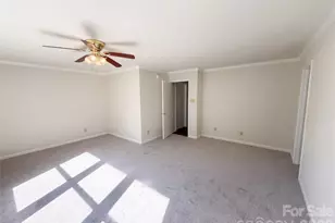 6807 Wandering Creek Dr, Charlotte, NC 28216 - Photo 28