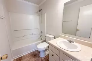6807 Wandering Creek Dr, Charlotte, NC 28216 - Photo 18