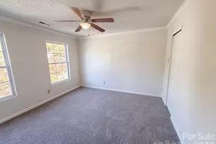 6807 Wandering Creek Dr, Charlotte, NC 28216 - Photo 16