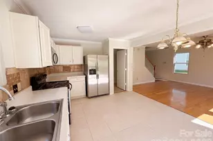 6807 Wandering Creek Dr, Charlotte, NC 28216 - Photo 26