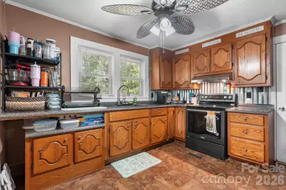 617 Hawthorne Street, Hudson, NC 28638 - Photo 12