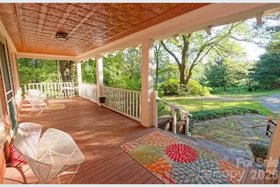 700 N Trade Avenue, Landrum, SC 29356 - Photo 8