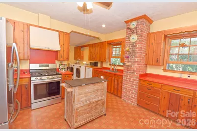 700 N Trade Avenue, Landrum, SC 29356 - Photo 20