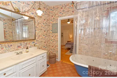 700 N Trade Avenue, Landrum, SC 29356 - Photo 24