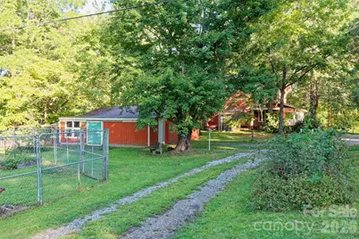 700 N Trade Avenue, Landrum, SC 29356 - Photo 34