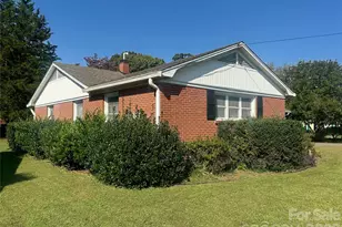 1400 Capri Rd, Winston Salem, NC 27103 - Photo 4