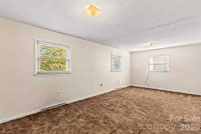 522 Carolina Avenue N, Statesville, NC 28677 - Photo 24