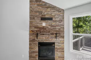 594 McMillan Dr, Hendersonville, NC 28792 - Photo 16