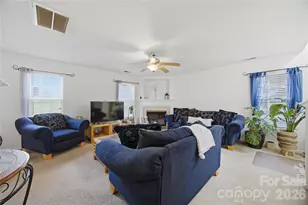 8335 Wallace Glen Dr, Charlotte, NC 28212 - Photo 10