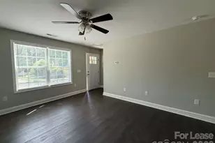 376 Snow St, Kannapolis, NC 28081 - Photo 2