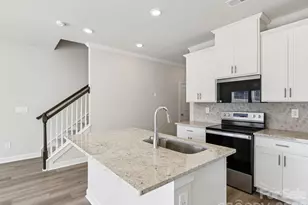 8013 Hidden Springs Dr, Charlotte, NC 28216 - Photo 8