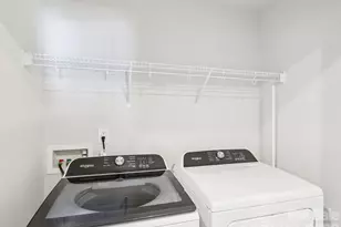 8013 Hidden Springs Dr, Charlotte, NC 28216 - Photo 12