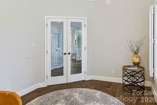 2122 N Rugby Rd, Hendersonville, NC 28791 - Photo 14
