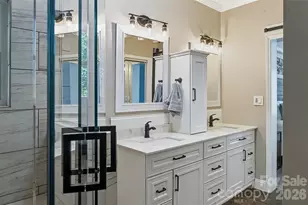 2122 N Rugby Rd, Hendersonville, NC 28791 - Photo 20