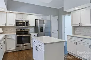 2122 N Rugby Rd, Hendersonville, NC 28791 - Photo 24