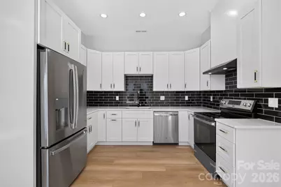 305 Chadwick Avenue, Hendersonville, NC 28792 - Photo 6