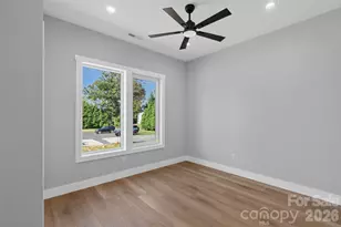 305 Chadwick Ave, Hendersonville, NC 28792 - Photo 20