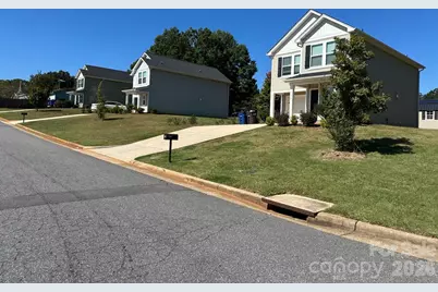 1316 Yadkin Street, Statesville, NC 28677 - Photo 2