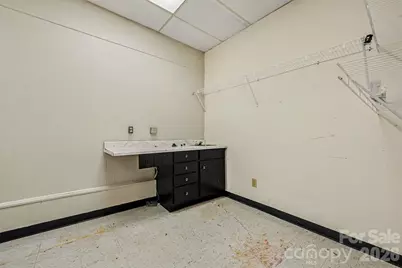 136 W Virginia Avenue, Bessemer City, NC 28016 - Photo 22