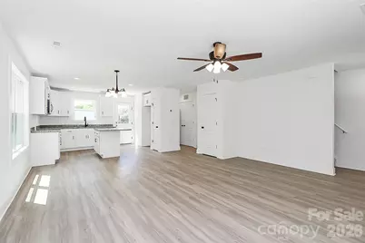 18 4th Avenue SE, Hickory, NC 28602 - Photo 8