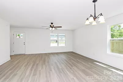 18 4th Avenue SE, Hickory, NC 28602 - Photo 12
