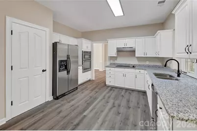 5903 Mayapple Lane, Charlotte, NC 28269 - Photo 10