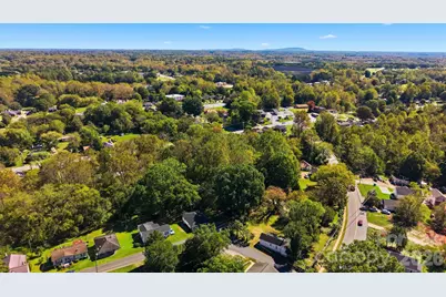 333 Derby Avenue, Newton, NC 28658 - Photo 8